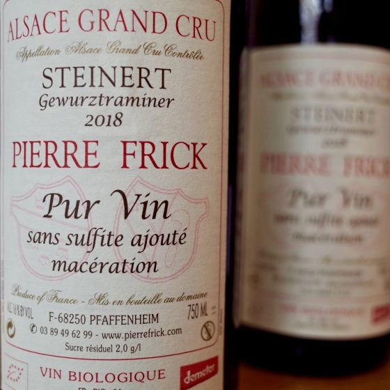 <b>Pierre Frick, Jean-Pierre et Chantal Frick</b>|gewurztraminer grand cru steinert|oranje