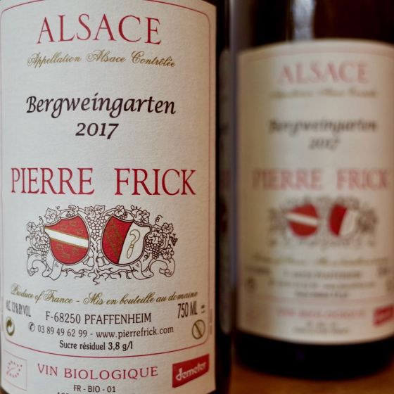 <b>Pierre Frick, Jean-Pierre et Chantal Frick</b>|bergweingarten|wit